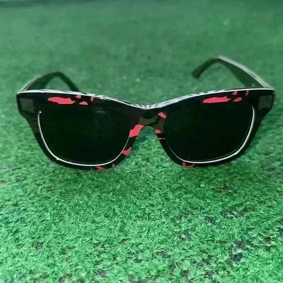 Valentino - Picture 1 of 4